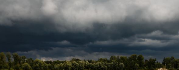 Gewitterstimmung am Weiher